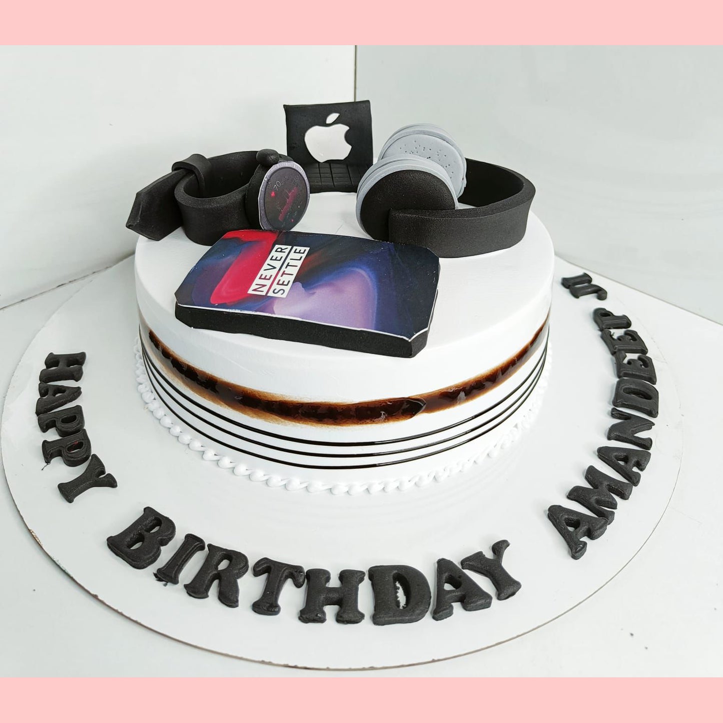 Apple Enthusiast's Dream Designer Cake: iPhone, iPad & Apple Watch Edition | Ministry of Cakes