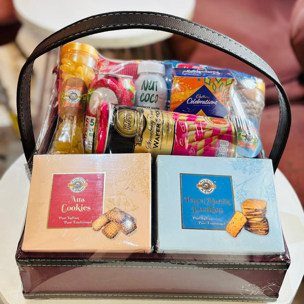 Luxury Delight Hamper | Premium Corporate & Festive Gift Box | Ministry of Cakes Gifting
