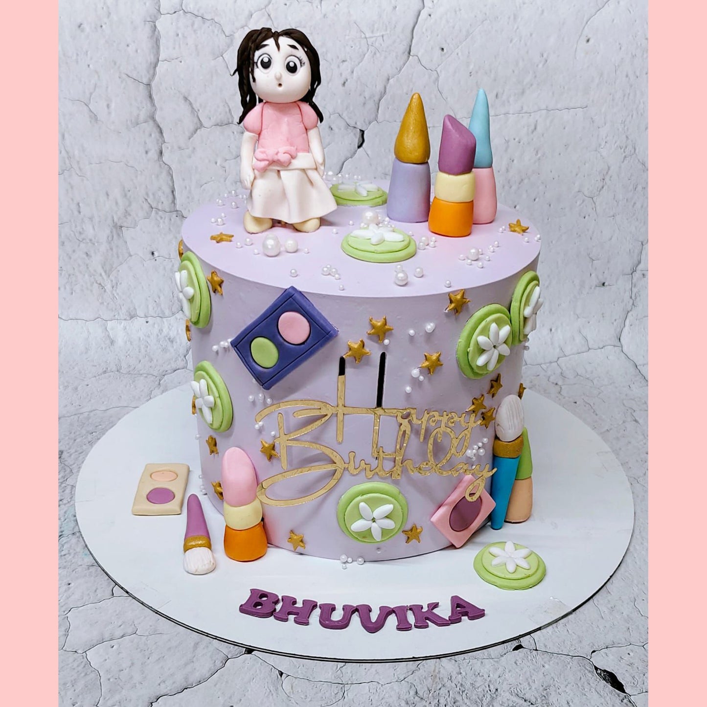 The Glamorous Makeup Queen Designer Cake | Ministry of Cakes