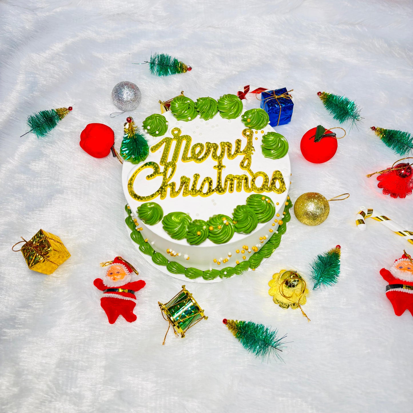 Christmas Themed Designer Cake – Festive Celebration Cake | Ministry of Cakes